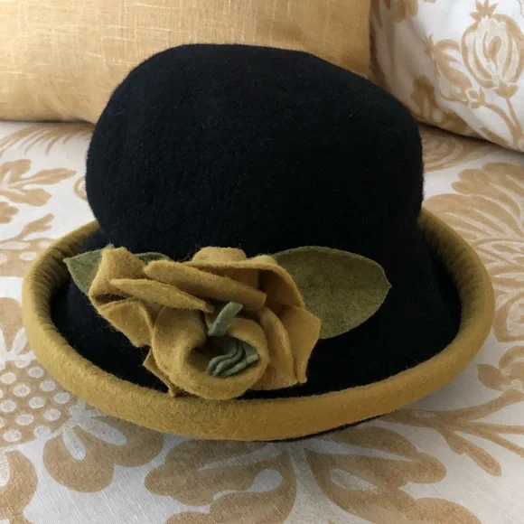 SONNI | Accessories | Sonni Felt Hat | Poshmark display picture 3